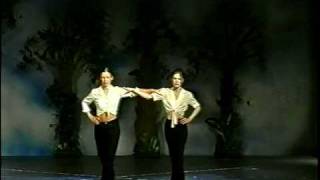 Μαθήματα συρτάκι Πατήσια quotdanza nativaquot Elena Markeze sirtaki dance [upl. by Acirretal]