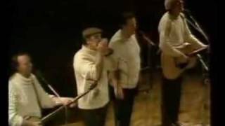 The Clancy Brothers and Tommy Makem  Will Ye Go Lassie Go Live [upl. by Mandy201]