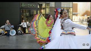 Mariachis y Folklore Mexicanos invaden Milán [upl. by Lesley]