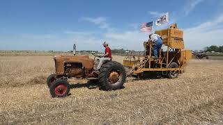 Minneapolis Molines Working the Wheat Field [upl. by Cobby231]