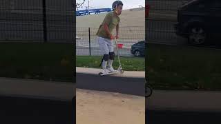 Un long Feeble skatepark trottinette trottinettefreestyle tricks [upl. by Haveman]