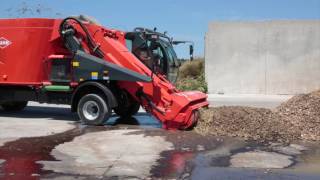 KUHN SPW Series SelfPropelled TwinAuger Vertical Mixers Hi 5 [upl. by Gilletta96]