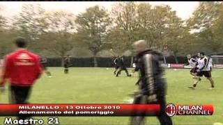 Great freekick of Ronaldinho in Training  13102010 [upl. by Boyd]