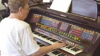 Marilyn Speedy hobby organist Lowrey Legend organ 3 excitings songs [upl. by Rochette]