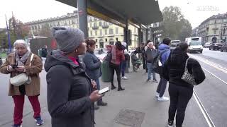 Sciopero trasporti a Torino metro chiusa e file di gente in attesa [upl. by Nellaf37]