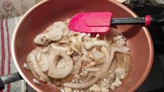 242amNovember 14th 2024Just began caramelizing Vidalia onions and garlic 4 my steak sandwich [upl. by Jeritah]