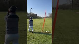 Duell auf Augenhöhe mit Tiger 🐯 golf [upl. by Lucho]