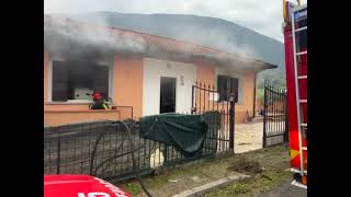 Ceccano  Incendio in un’abitazione soccorsi in azione [upl. by Grider299]