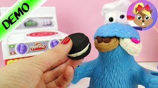 Koekiemonster eet koekjes tot hij misselijk is  Bakken in de Play Doh keuken demo [upl. by Heger696]