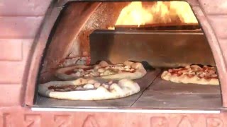 Cottura nel forno a legna 4 pizze nel forno Pizza Party Pizzone  Marco Romano [upl. by Josephina]