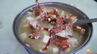 How to cook a live lobster by a taiwanese [upl. by Yentirb]