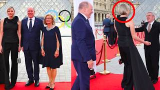 Charlene de Monaco Éblouit au Dîner Olympique au Louvre  Look Audacieux et Moderne [upl. by Orville892]