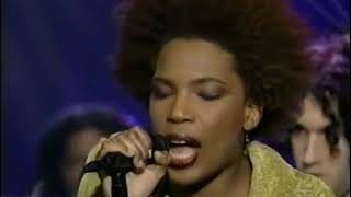 Macy Gray Performs quotI Tryquot  2112000 [upl. by Goldwin]