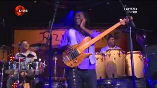 Richard bona Tumba La Nyama in Vienne [upl. by Auop]