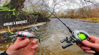 Un leurre MÉTALLISÉ pour cartonner les brochets en HIVER [upl. by Alina856]