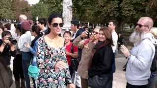 Angie Harmon défilés Fashion Week Paris Stella Mccartney amp Valentino septembre octobre 2013 [upl. by Cedric446]