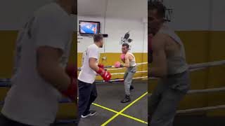 EL BOXEADOR SE METE CON EL ENTRENADOR🥊😡⚔️boxeo sparring venganza provocacion boxeador fyp [upl. by Simaj]