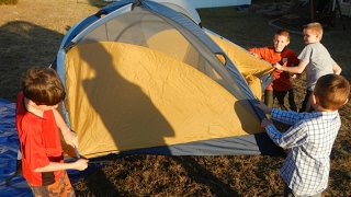 Bear Necessities R4 Setting up a tent  Cubscout Eric [upl. by Buddie]