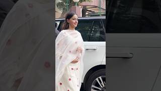 Ananya Panday ARRIVE with dad Chunky Panday for casting vote shorts ananyapanday [upl. by Dom]