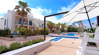 179950€ La Zenia apt beautiful 2 bed in complex will stunning pool AC [upl. by Noet]