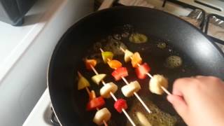 RECETTE brochette de fruits caramélisées [upl. by Aiyt]