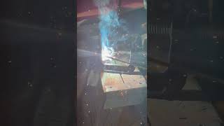 Welding With e6011… broken plate [upl. by Caiaphas632]