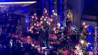 Seth MacFarlane and Liz Gillies Rockefeller Center Christmas Tree Lighting Rehearsals NYC 2023 [upl. by Rowley]