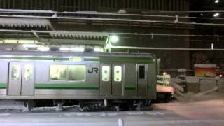 横浜線205系発車 雪の日の橋本駅（パンタグラフ・架線火花あり注意） 2014214 [upl. by Icaj806]