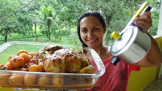 FRANGO INTEIRO NA PANELA DE PRESSÃO COM BATATAS CORADAS [upl. by Adham137]