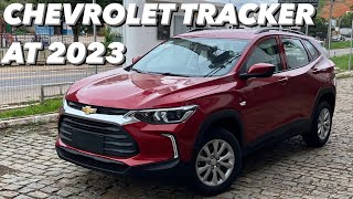 Chevrolet Tracker 10 Turbo AT 2023  O que oferece a versão de entrada da Tracker 2023 [upl. by Lehte373]