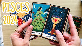 PISCES  quotYOUR 2024 NEW YEAR HERES WHAT TO EXPECTquot 2024 Tarot Reading [upl. by Abba553]