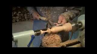 Tournage sur bois dune Kokeshi Woodturning a Kokeshi [upl. by Alaecim]