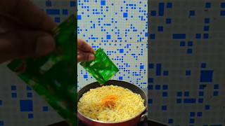 Aaj kal ke bacche foodshorts indiansnacks foodvlog indianstreetfood funny noodles comedy [upl. by Gladis]