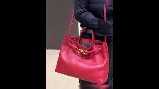 보테가 베네타 BOTTEGA VENETA Andiamo 810214V4O946545wwwroseluxcom [upl. by Laeira612]