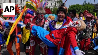 Peruvians celebrate Clown Day hope to gain official recognition for the holiday [upl. by Earahc]