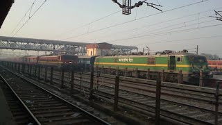 Bilaspur NDLS Rajdhani Express overtakes Bareilly Express at Agra Cantt station [upl. by Phippen]