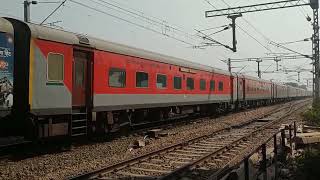 HWH wap737042 with 22307 Howarh bikaner express skipping prayagraj cheoki at speed off 110 kmh [upl. by Eiramac]