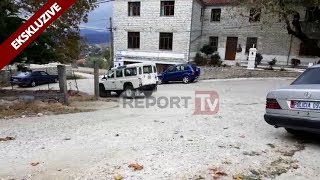 Report TV  Gjirokastër policia qëllohet me kallash gjatë ceremonisë për ushtarët grekë [upl. by Novick]