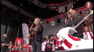 Die FCHymne mit den Höhnern und 50000 Fans [upl. by Kirima]