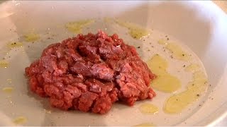 La videoricetta Carne cruda fassone piemontese battuta al coltello [upl. by Yrrum]