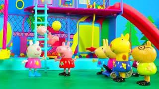 Peppa Pig Goes to the Bouncy Ball Birthday 🐷 🎾 Toy Adventures With Peppa Pig [upl. by Adniral521]