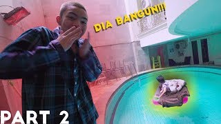 DIA BANGUN Prank pindahin kasur ke KOLAM RENANG Wkwkwkw [upl. by Samala]