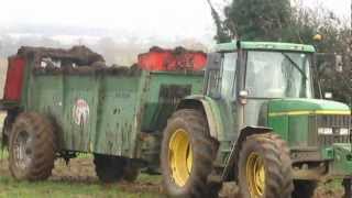 épandage de fumier avec john deere x2 et telescopic jcb in extreme condition [upl. by Dranal73]