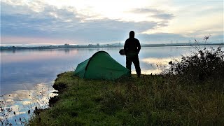 SOLO WILD CAMP ON A LAKE  THAMES ESTUARY AND CLIFFE FORT  WALKING IN KENT LOWER HIGHAM [upl. by Dnomsaj]