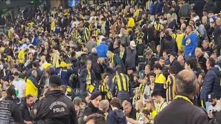 İptal edilen gol taraftarı öfkelendirdi İlk yarı bitti ıslık başladı [upl. by Ettenahs]