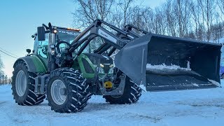 NEW QUICKE  Normal day at the Farm  Feeding the Sheep  Snow Removal  Fendt  Lilleseth [upl. by Desma]