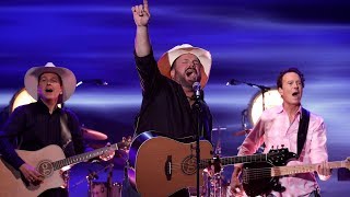 Garth Brooks Performs His Classic ‘Callin’ Baton Rouge’ [upl. by Illom]