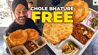 दिल्ली Paschim Vihar ke SUPERHIT Bhature Chole FREE FREE FREE 🤩😎 [upl. by Cleopatra304]