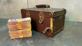 Travel suitcase restoration Found 20 000 💲 under a secret bottom [upl. by Farwell]