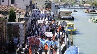 Venezia come è andato il primo giorno con il biglietto dingresso proteste e lamentele [upl. by Anaik]